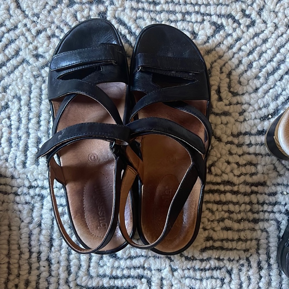 Bussola leather sandals